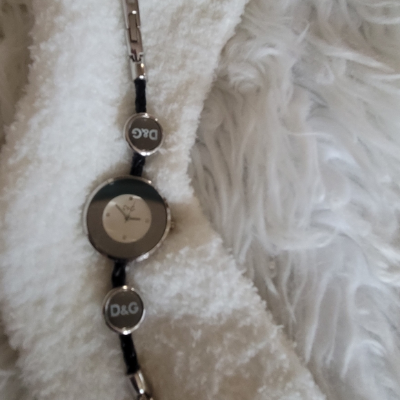 D&G Vintage Black and Silver Women\'s Watch main image 5